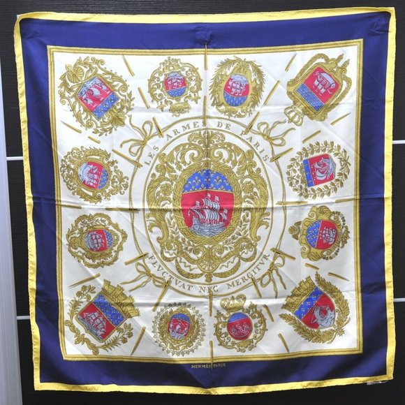 Authentic HERMES Carre 90 Scarf "LES ARMES DE PARIS" Silk Yellow - Picture 1 of 12